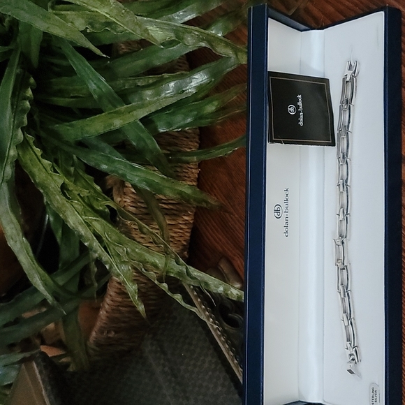 Brand New DOLAN BULLOCK BRACELET - Picture 1 of 4